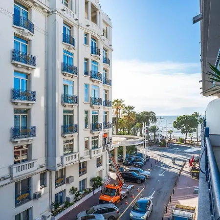 2-bedroom With Terrace And Side Sea View Apartment Cannes