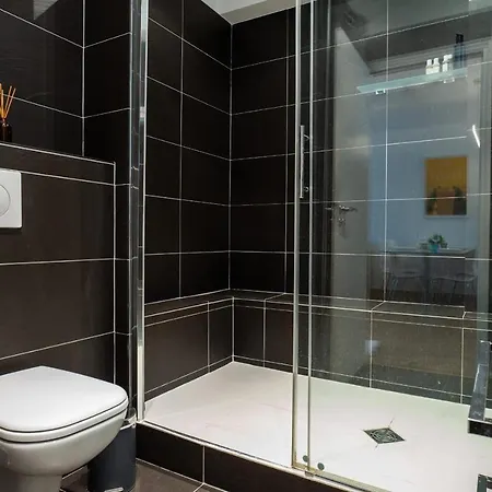 Apartment 2-bedroom With Terrace And Side Sea View *
